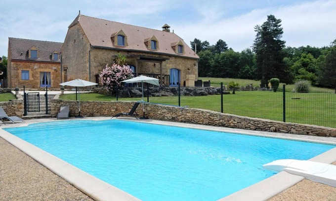 Les Eyzies House | Holiday home in paradise with private pool