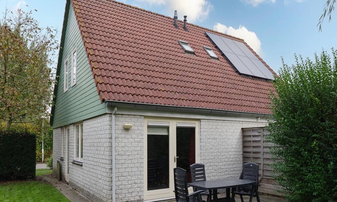 Wemeldinge House | Holiday Home in Peaceful Dutch Park with Terrace