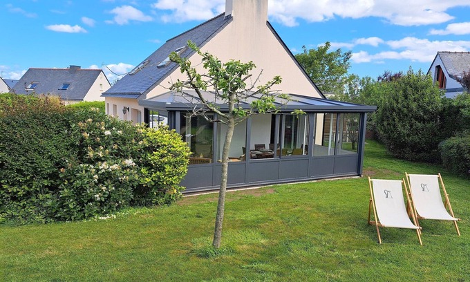 Plouarzel House | Holiday Home in Plouarzel near Sandy Beach