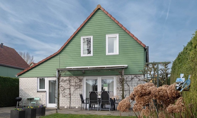 Wemeldinge House | Holiday Home in Quiet Dutch Park for Families