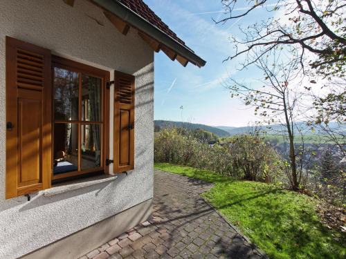 Muhlbach House | Holiday home in the Knüllgebirge with balcony