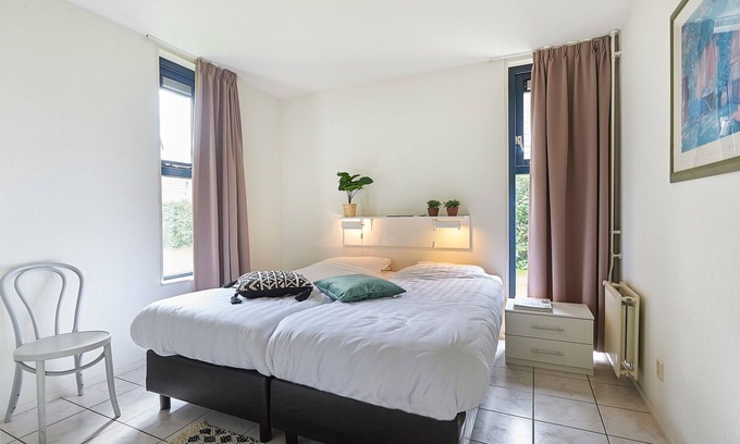 Heinkenszand House | Holiday Home in Zeeland with Spacious Garden