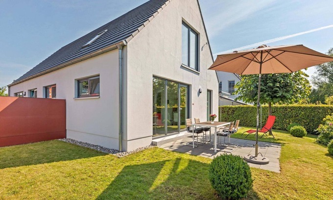 Zierow House | Holiday Home in Zierow with Garden