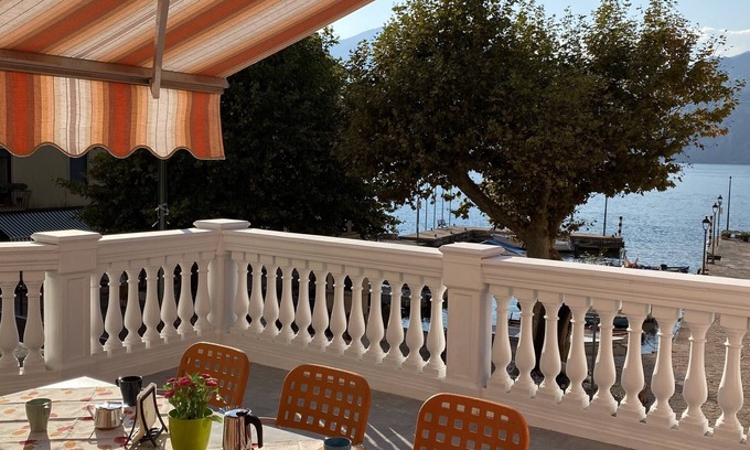 Porto House | Holiday Home “Casa Balansina” Directly on Lake Garda with Wi-Fi & Terrace