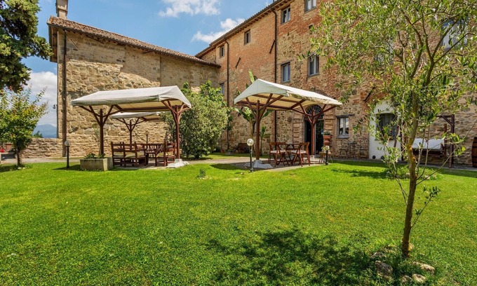 Santa Reparata Apartment | Holiday Home in Umbria near Renaissance Castle