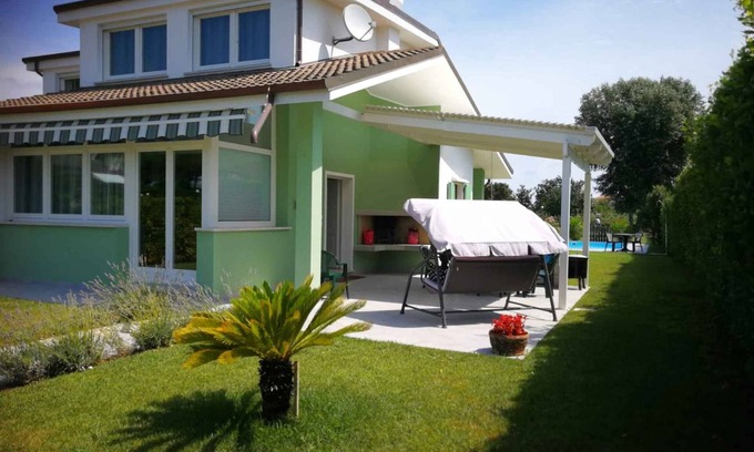 Isola Albarella House | Holiday home with large enclosed garden