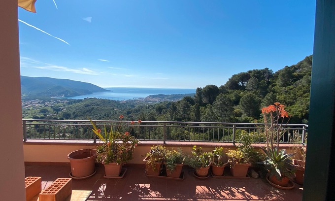San Piero in Campo House | Holiday Home 'Bellavista' with Sea View, Private Terrace and Air Conditioning