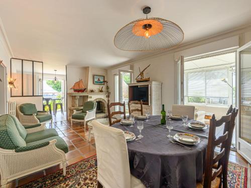 Bono House | Holiday Home L'écrin du Bono by Interhome