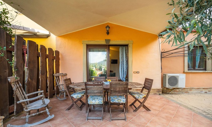 Castiadas House | Holiday Home 'L'olivo' with Private Terrace, Private Garden and Air Conditioning