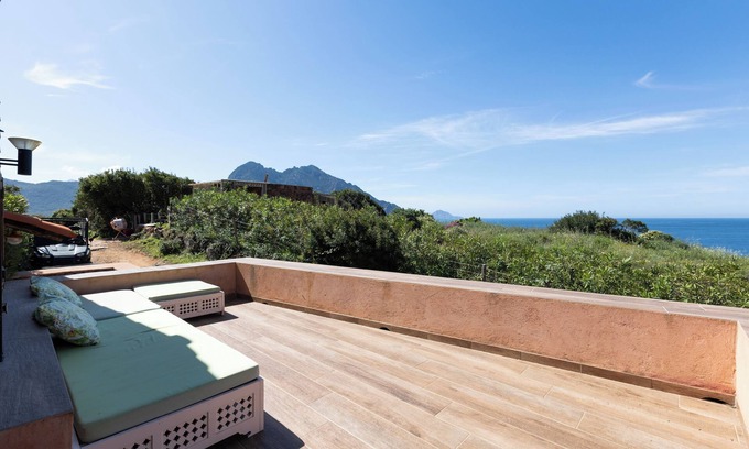 Osani House | Holiday Home 'La Maison De Mammò' with Sea View, Private Terrace and Wi-Fi