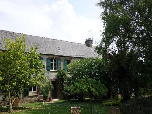 Tour-en-Bessin House | Holiday Home Les Londes by Interhome