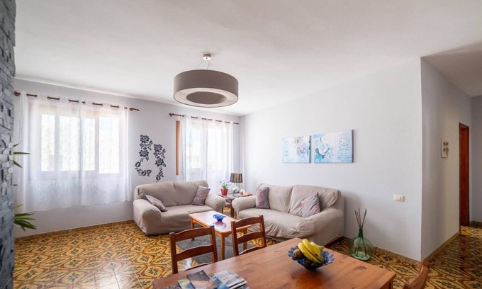 Los Silos House | Holiday Home Los Silos near Playa La Caleta