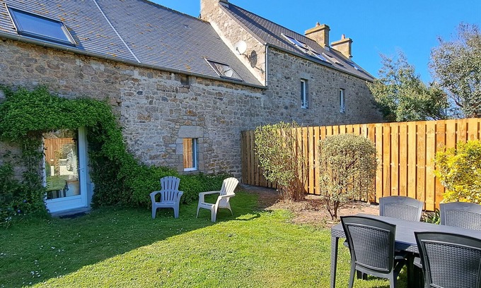 Vicq-sur-Mer House | Holiday Home 'Maison De Caractère Bord De Mer' with Sea View, Private Garden and Wi-Fi