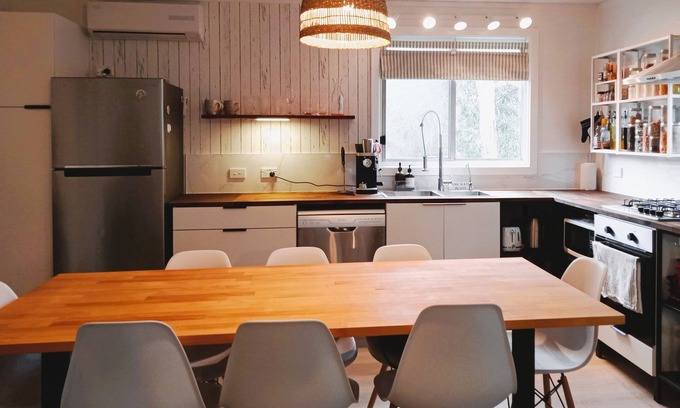 Loch Sport House | Holiday home nestled between the beach and the lake