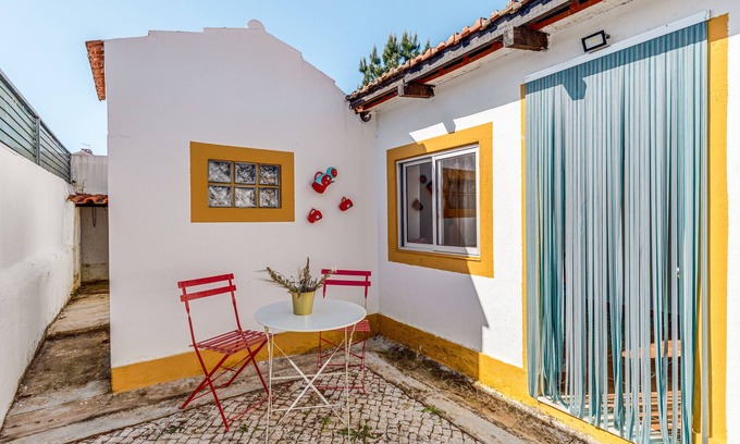 Sao Simao House | Holiday Home "O Mundo Da Lua - Galinheiro" with Shared Garden and Wi-Fi