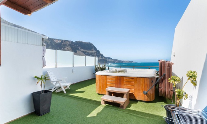 San Felipe House | Holiday Home 'Oleaje' with Sea View, Wi-Fi and Air Conditioning