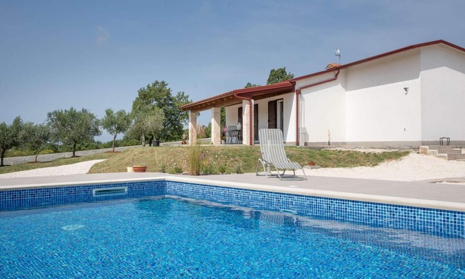 Rovinjsko Selo House | Holiday home on olive grove with pool - only 5 km from Rovinj