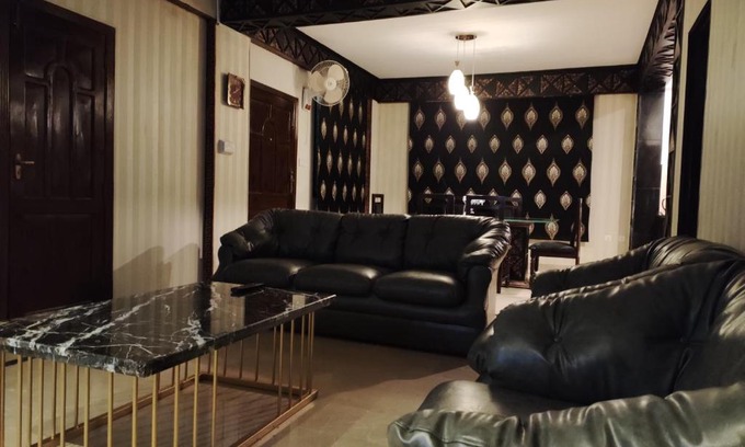 Murree House | Holiday home On The rocks