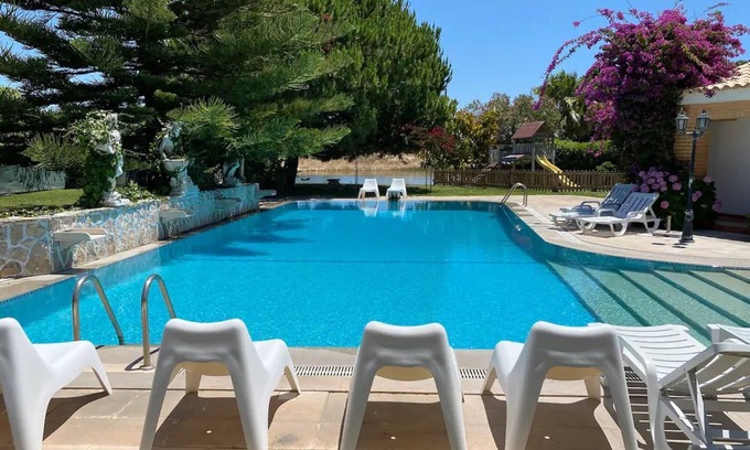 Carvalhal House | Holiday Home "Penalva Beach House" with Lake View, Private Pool & Wi-Fi