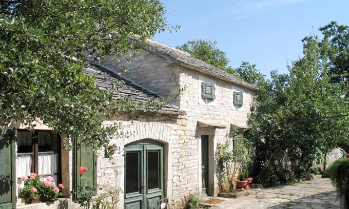 Munci House | Holiday Home Pod Ruzon - PZN210