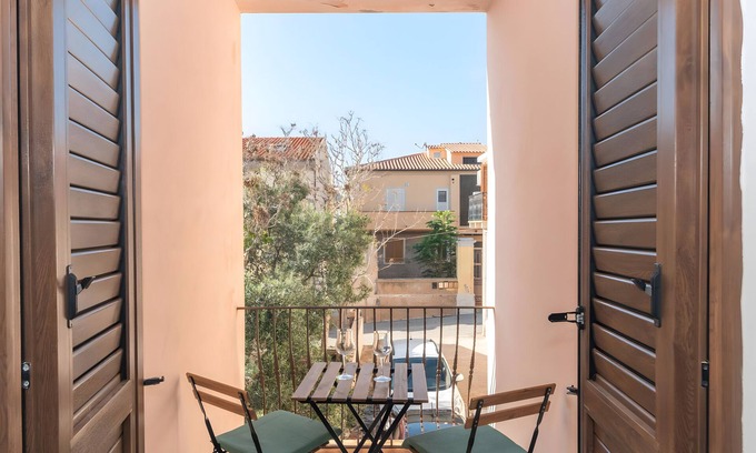 La Maddalena House | Holiday Home 'Residenza Le Giare' with Private Terrace