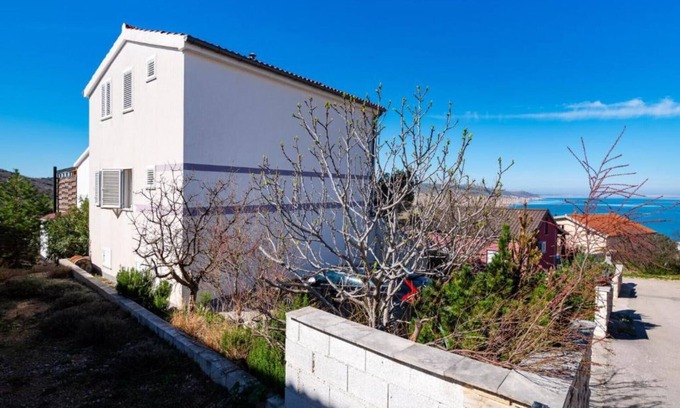Rovanjska House | Holiday Home Rovanjska - Three Bedroom House with Sea View