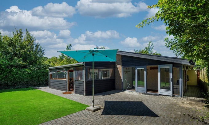 Ouwerkerk House | Holiday home Salvatorhoeve 4 nature house at Salvatorhoeve