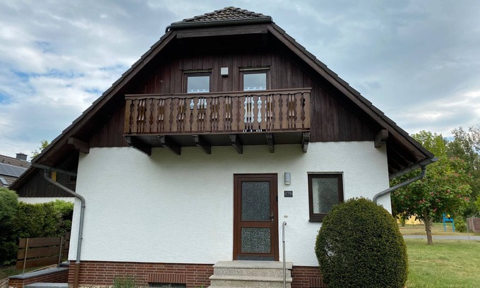 Frielendorf House | Holiday Home 'Sophie' with Private Terrace, Private Garden and Wi-Fi