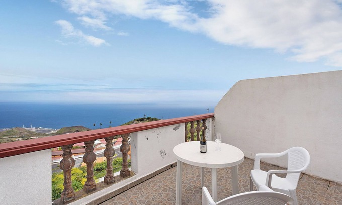 Villa de Mazo House | Holiday Home Timarasan with Sea View, Terrace & Wi-Fi