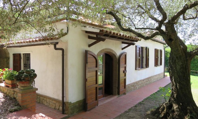 Montescudaio House | Holiday Home Ulivo by Interhome