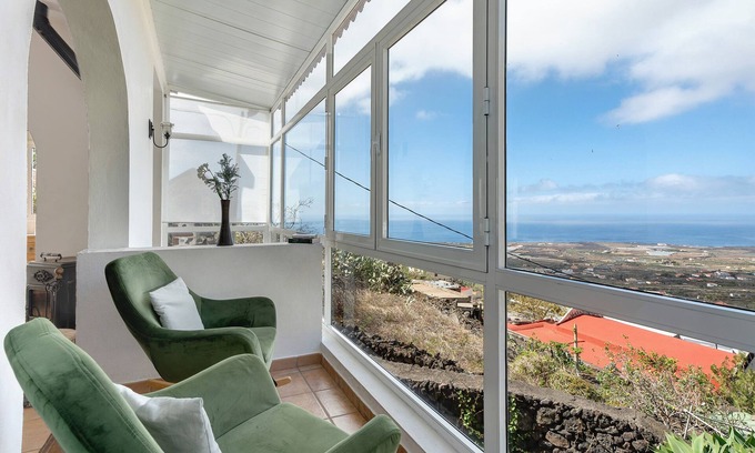 Frontera House | Holiday Home 'Villamaravilla 1' with Sea View, Private Terrace and Wi-Fi