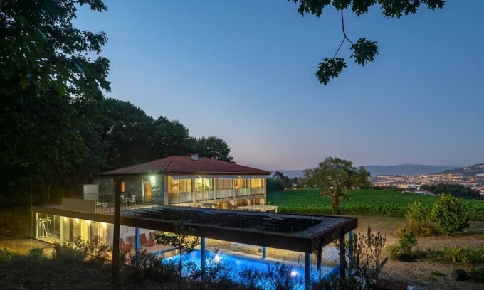 Real House | Holiday Home with Indoor Pool