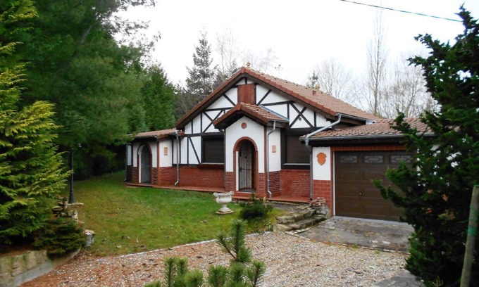 Rocquemont House | Holiday home with large garden in La Prée