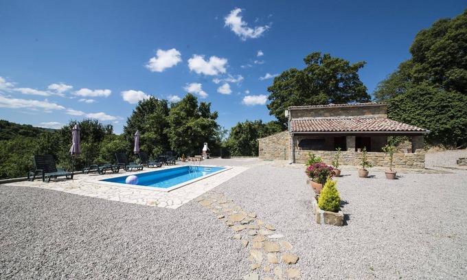 Korelici House | Holiday home with own pool