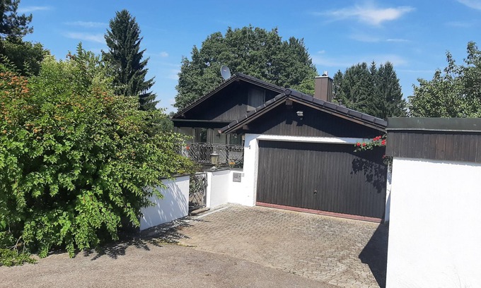 Burgthann House | Holiday Home 'With Swimming Hall' with Private Terrace, Private Garden and Wi-Fi