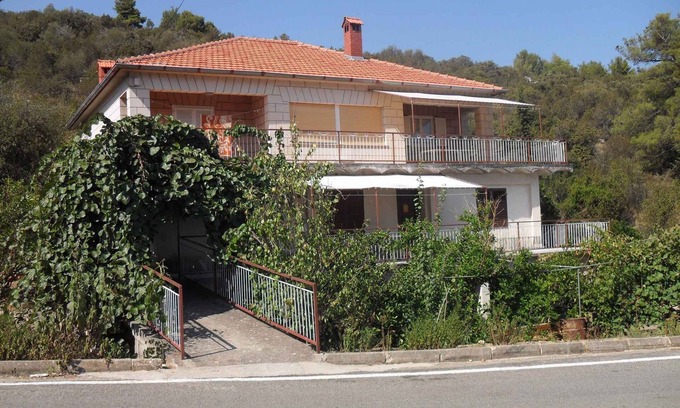 Island Dugi Otok House | Holiday home with terrace and barbecue