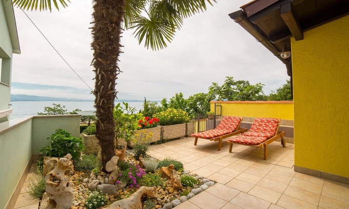 Volosko House | Holiday home with water view