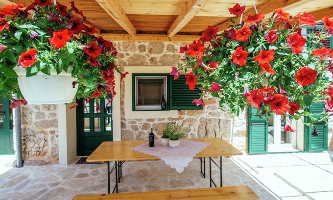 Obrovac House | Holiday Home Zaton with Pool near River Canyon
