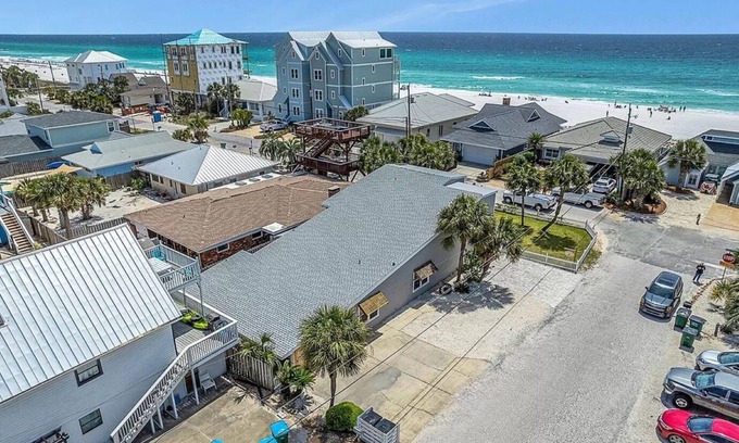 Crescent Beach House | Holiday House - 6 Bedrooms, Hot Tub - Steps from the Beach!