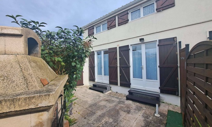 Portiragnes-Plage House | Holiday house, 2 bedrooms,4 people, airco in living room, at only 300m from the beach of.