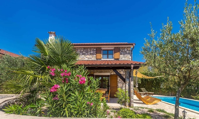 Sveti Ivan Dobrinjski House | Holiday house BLUE IVY with swimming pool