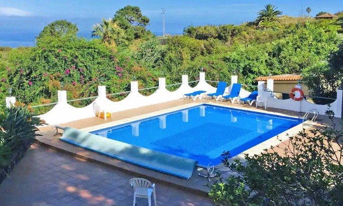 Brena Alta House | Holiday house Breña Alta for 1 - 8 persons with 4 bedrooms - Holiday home