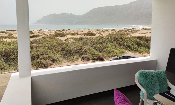 Caleta de Famara House | Holiday house Caleta de Famara for 1 - 9 persons with 5 bedrooms - Holiday home