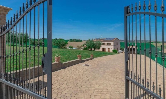 Fermo House | Holiday house Fermo for 1 - 14 persons with 4 bedrooms - Holiday home