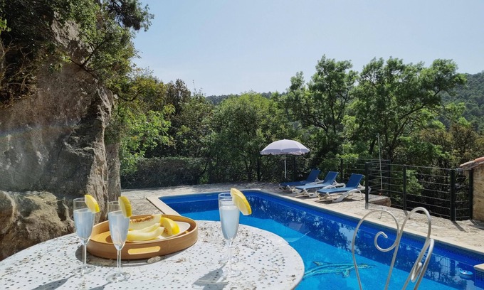 Beaufort House | Holiday house for 8 guests with a private pool