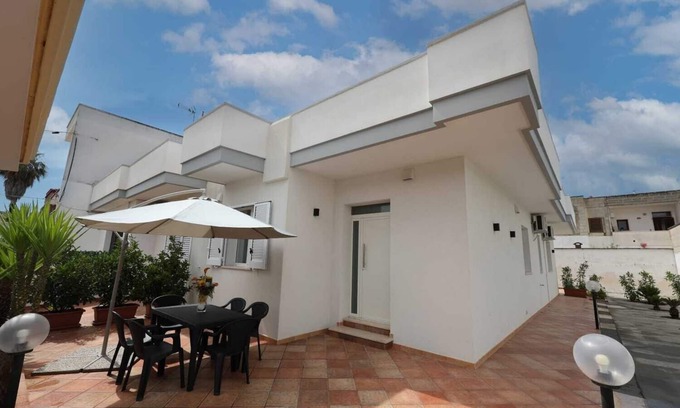 Leverano House | Holiday house "grandfather flower"