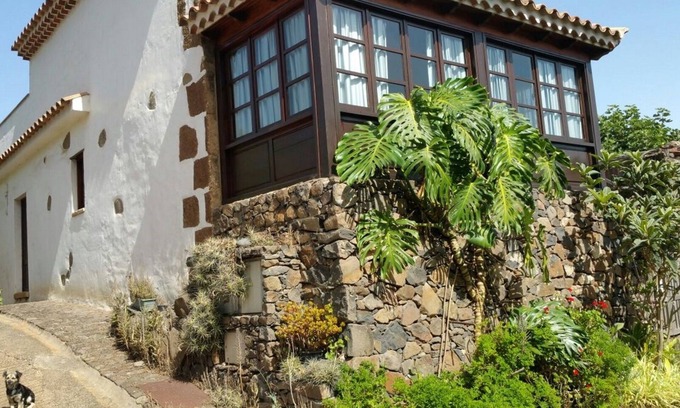 Santa Maria de Guia de Gran Canaria House | Holiday house in a lovely farm area