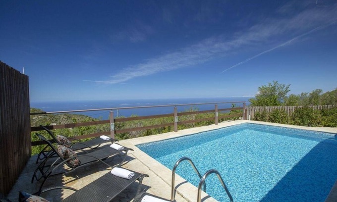 Lefkas House | Holiday House in Apollonii with Private Pool and Spectacular View