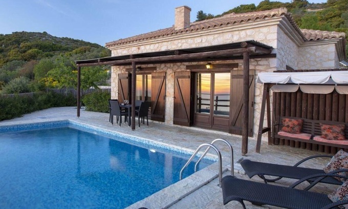 Lefkas House | Holiday House in Apollonii with Private Pool