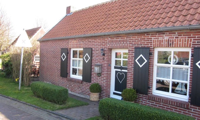 Rysum House | Holiday house Krummhörn for 1 - 4 persons with 1 bedroom - Holiday house